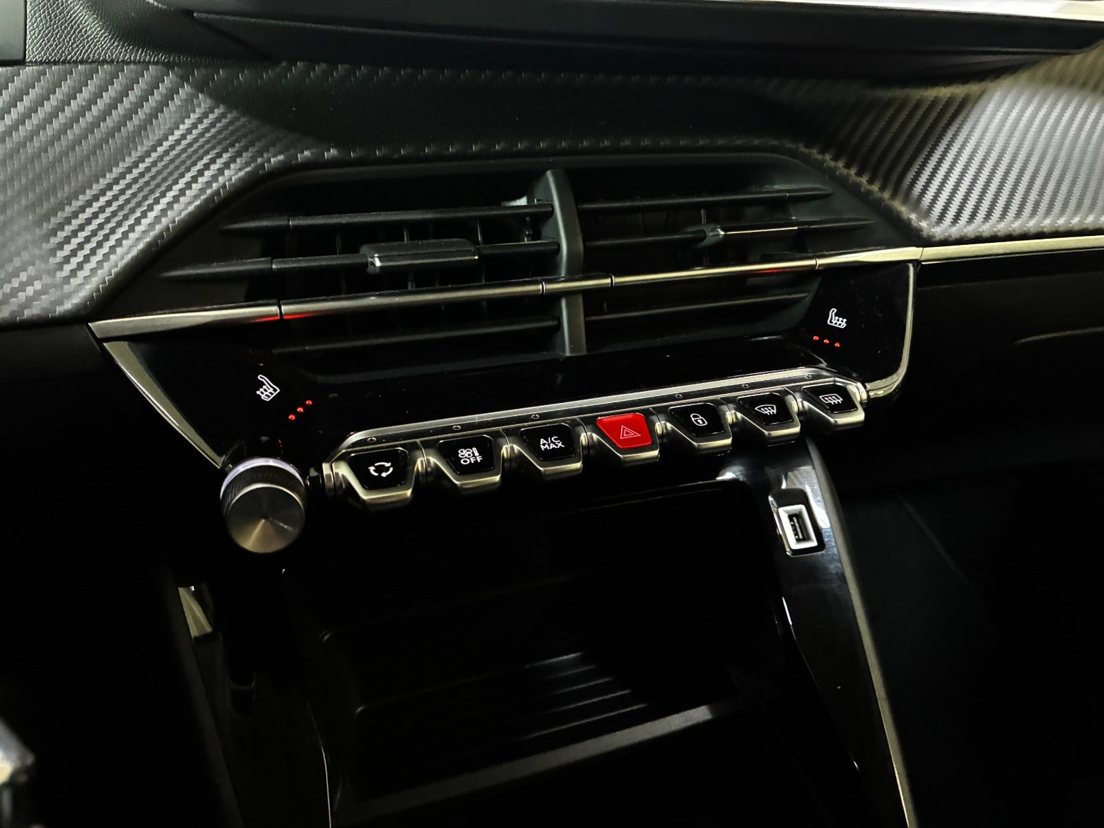 Grå Peugeot 208 fra 2023