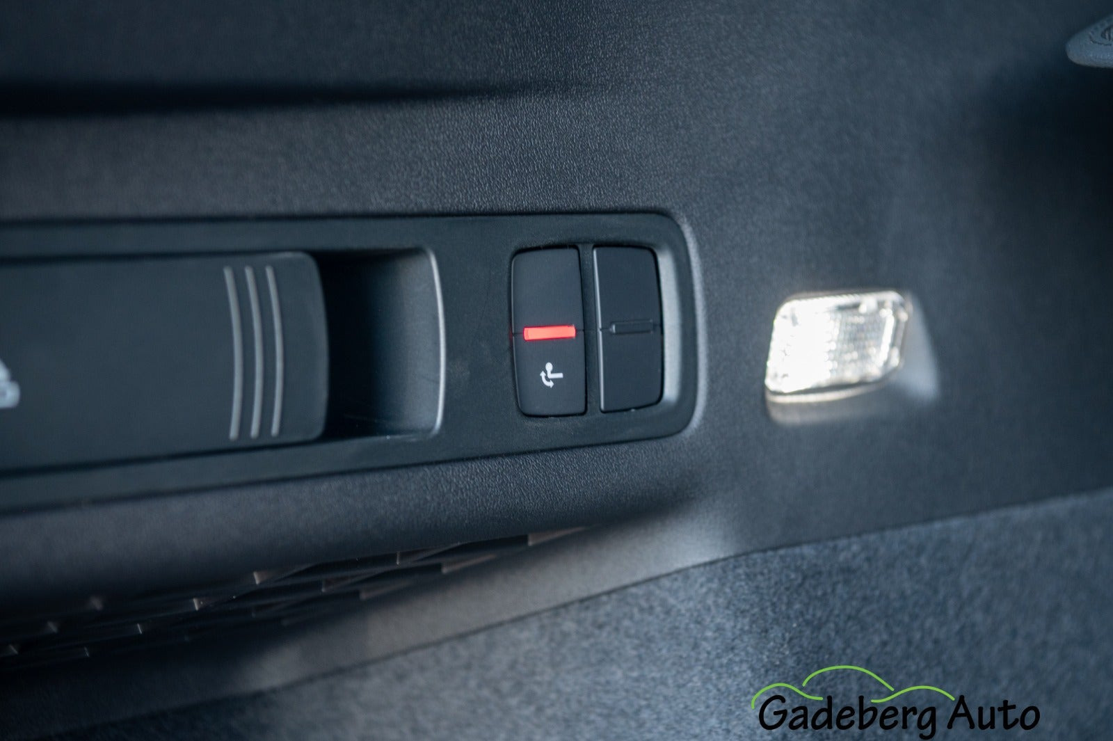 Sort Audi Q6 e-tron fra 2026