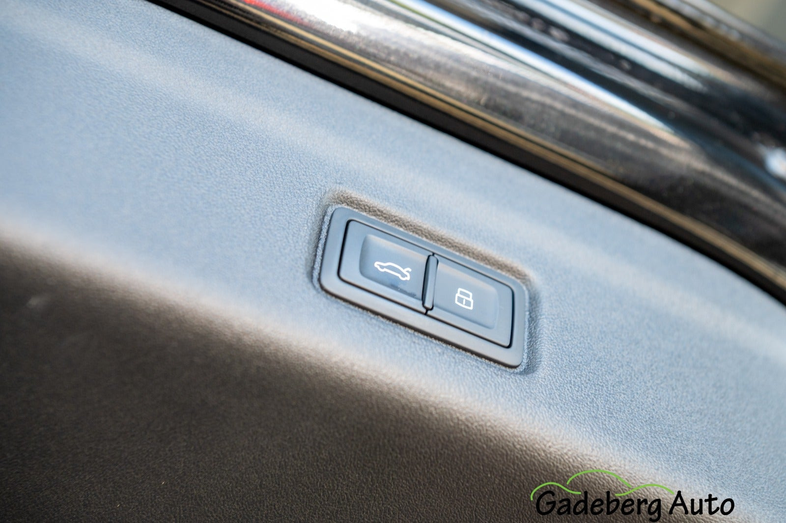 Sort Audi Q6 e-tron fra 2026