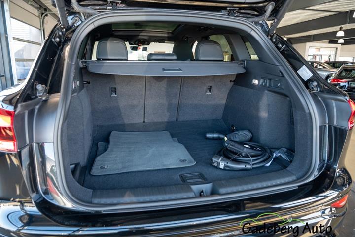 Sort Audi Q6 e-tron fra 2026