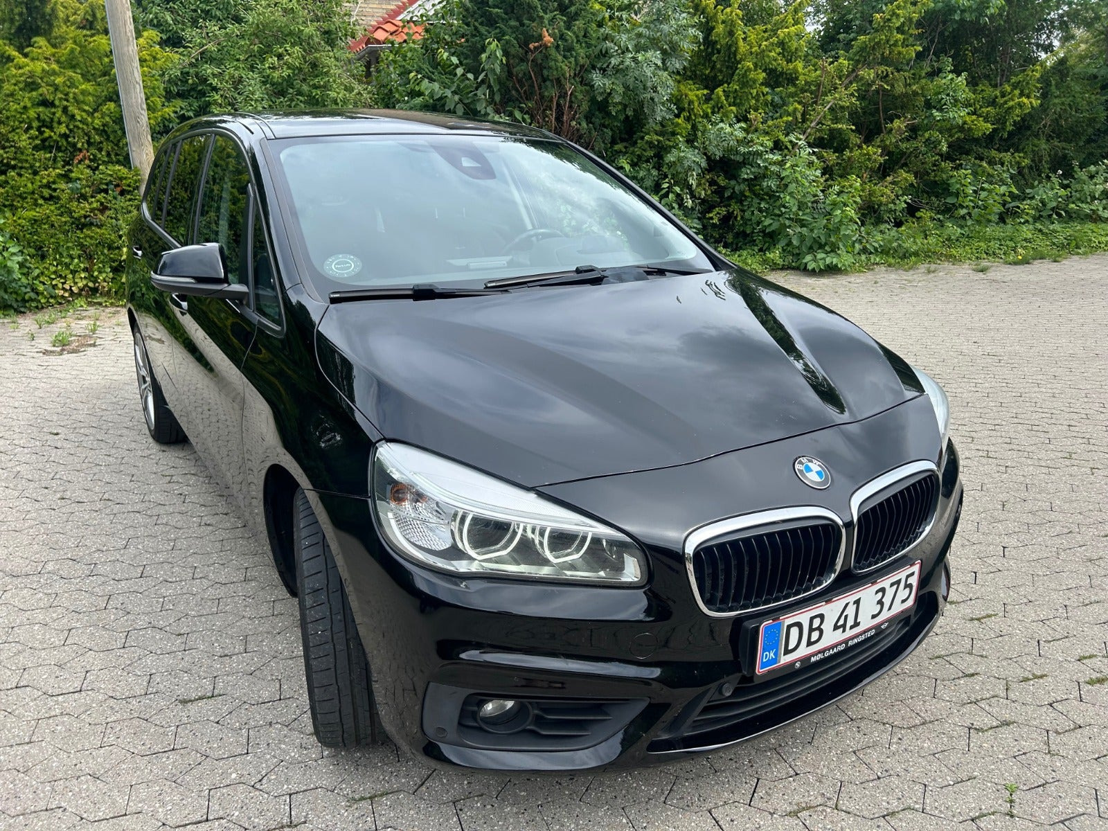 Sort BMW 218d fra 2016
