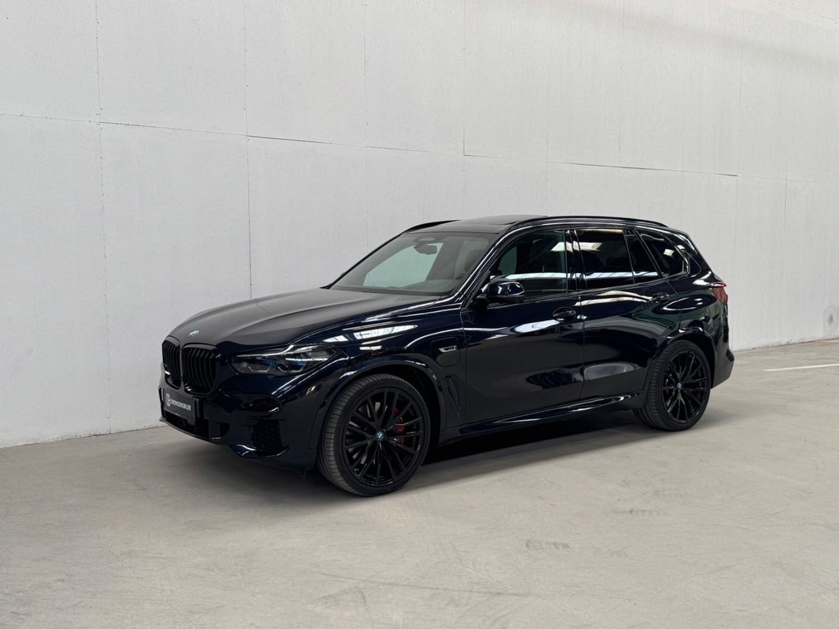 Sort BMW X5 fra 2023