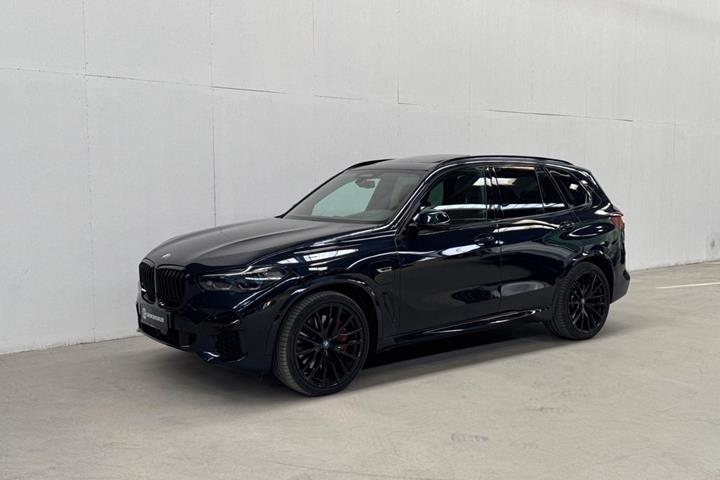 Sort BMW X5 fra 2023