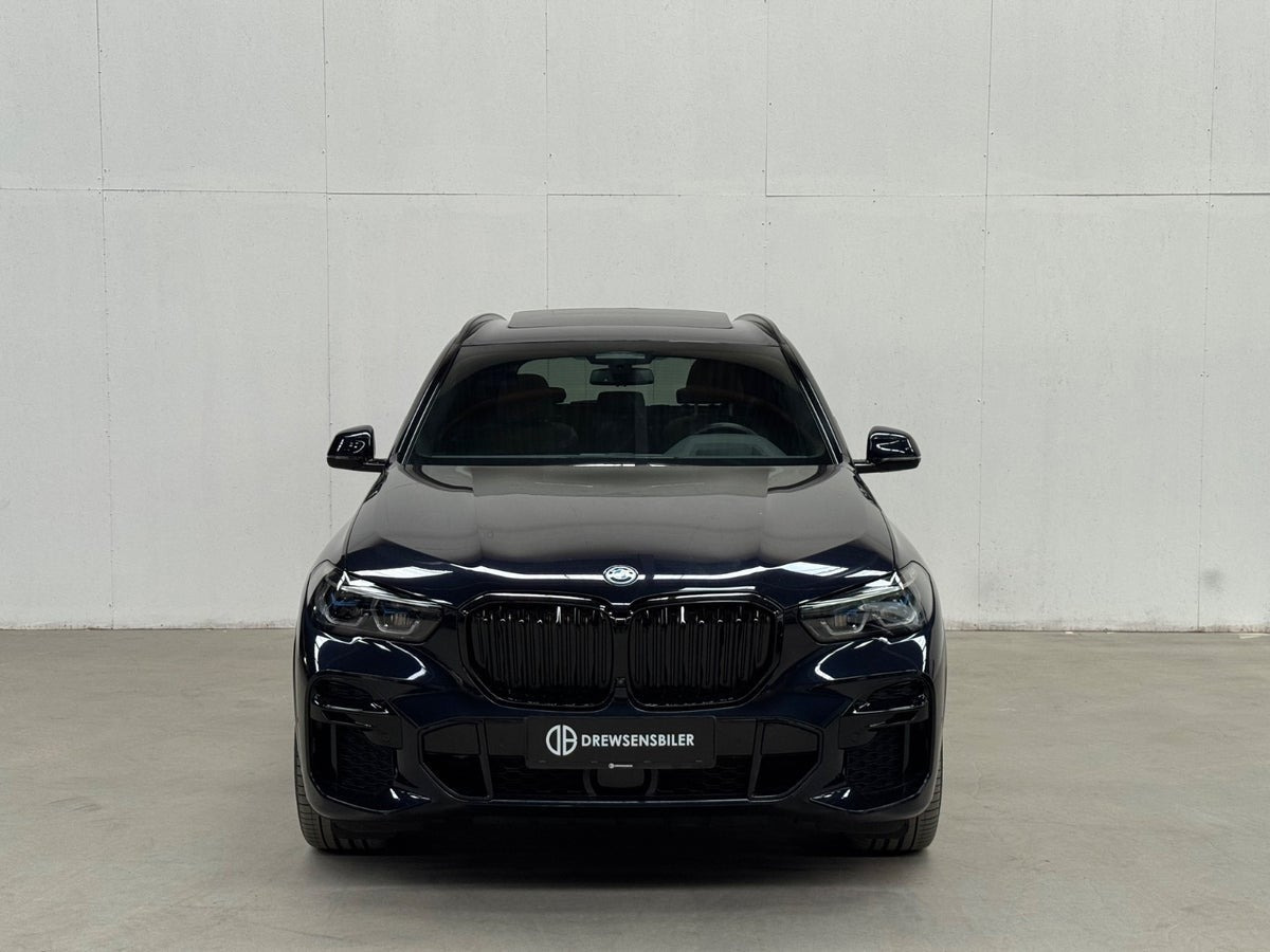 Sort BMW X5 fra 2023