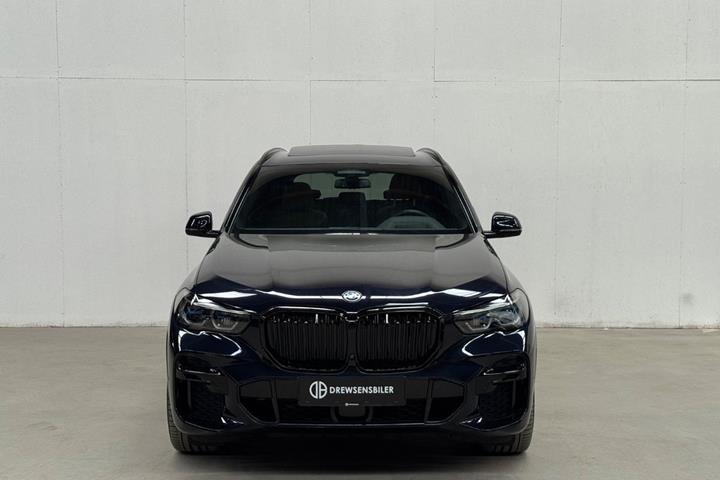 Sort BMW X5 fra 2023