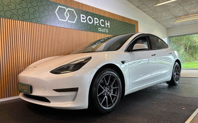 Tesla Model 3 Long Range AWD