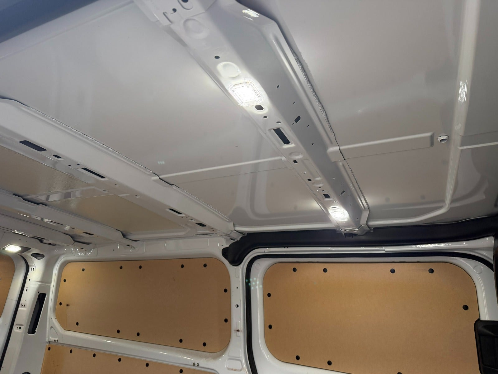 Hvid Ford Transit Custom 300 L2 fra 2021