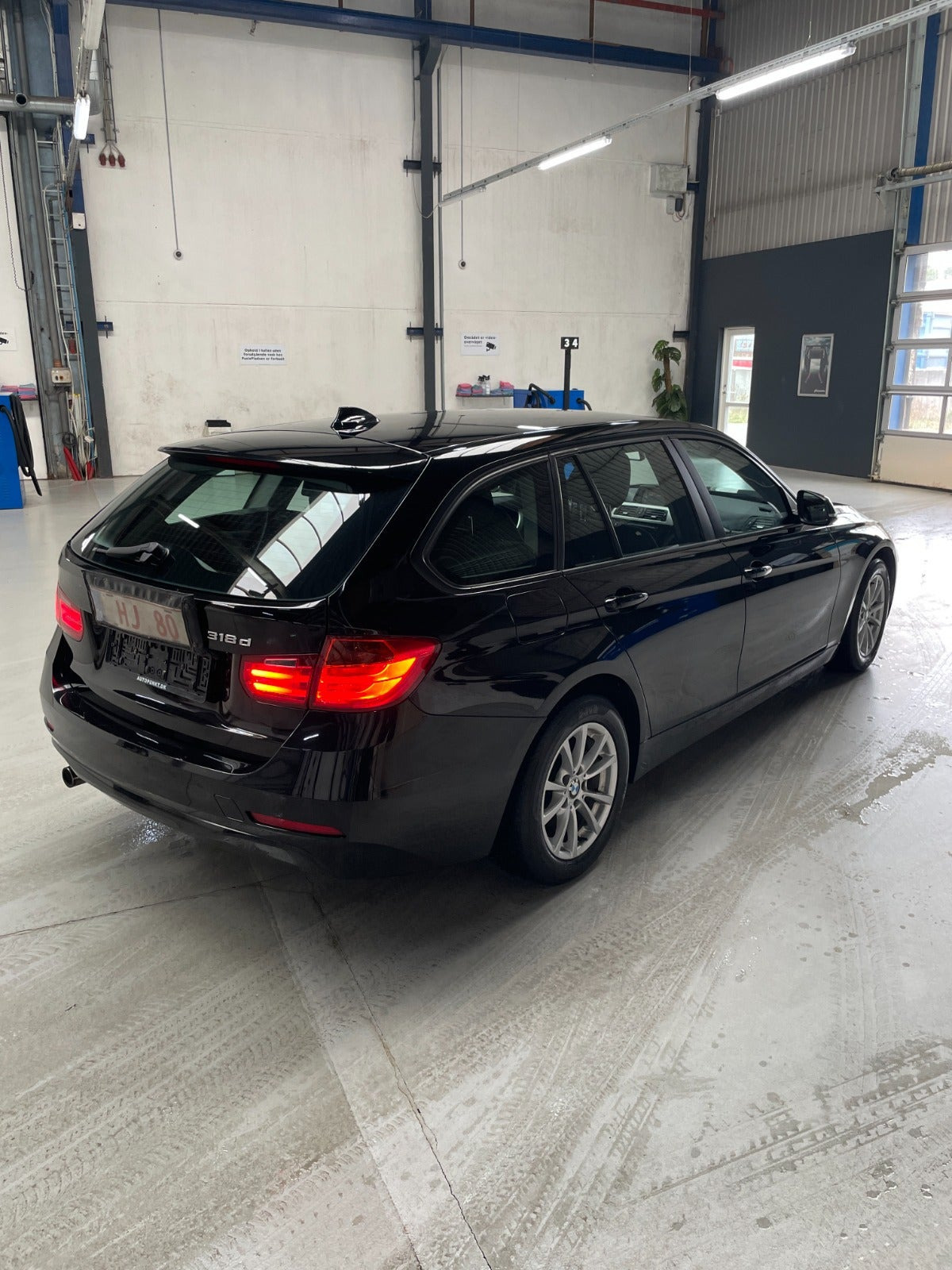 Sort BMW 318d fra 2014