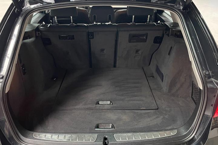 Sort BMW 318d fra 2014