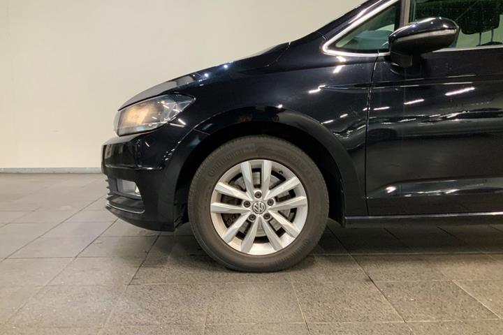 Sort VW Touran fra 2017