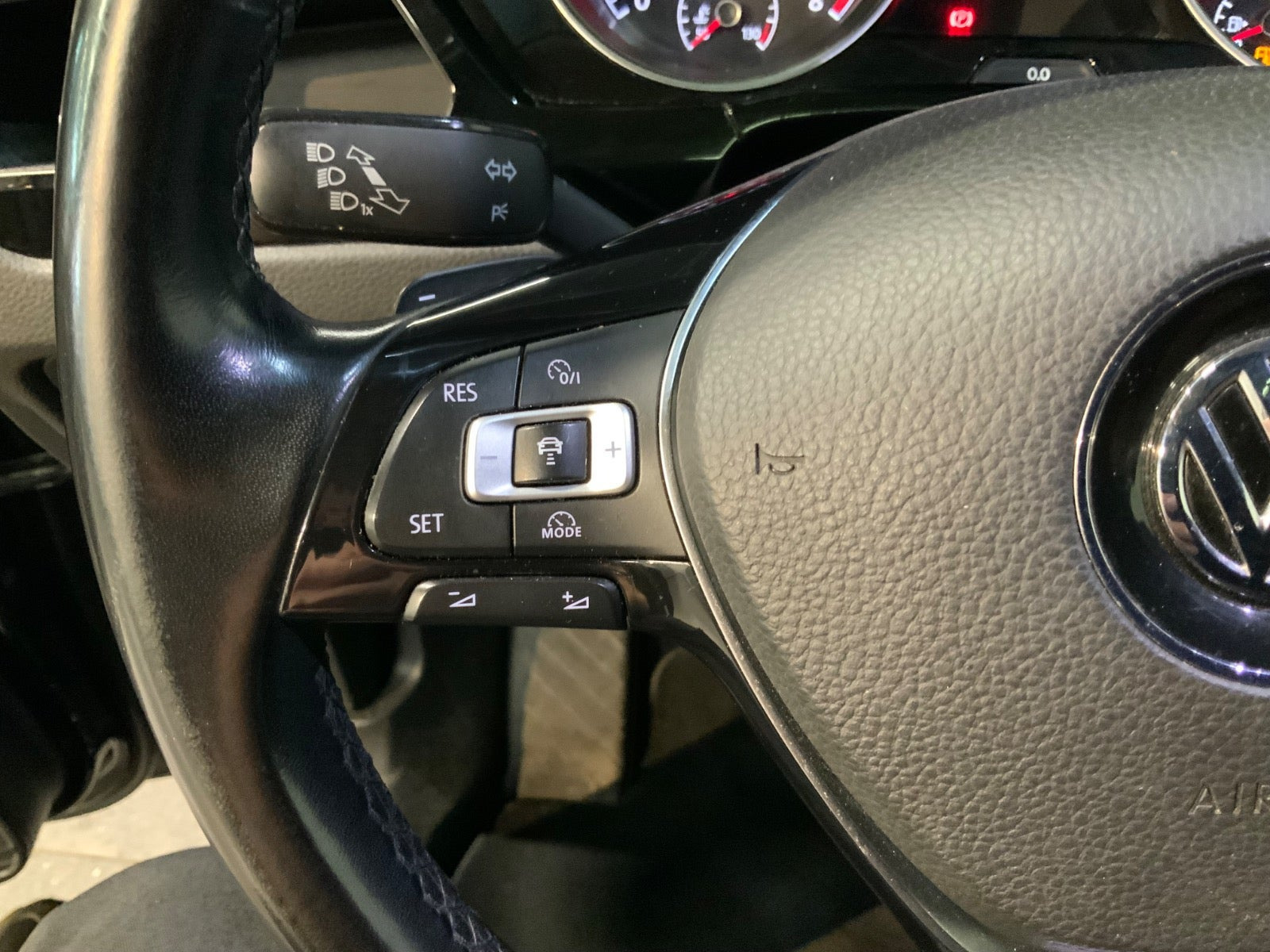 Sort VW Touran fra 2017