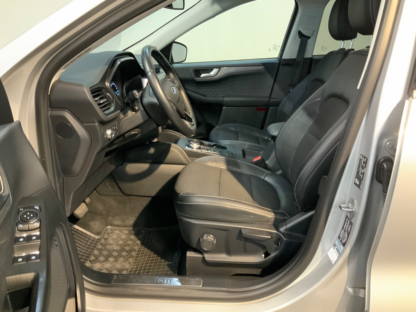 Sølv Ford Kuga fra 2020