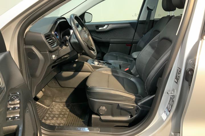 Sølv Ford Kuga fra 2020