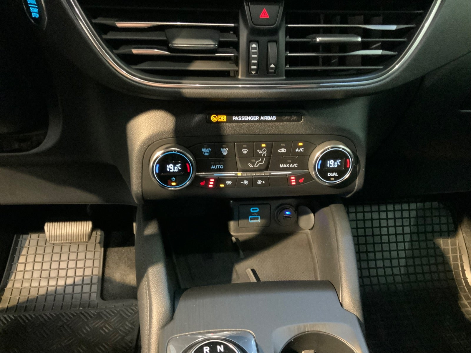 Sølv Ford Kuga fra 2020