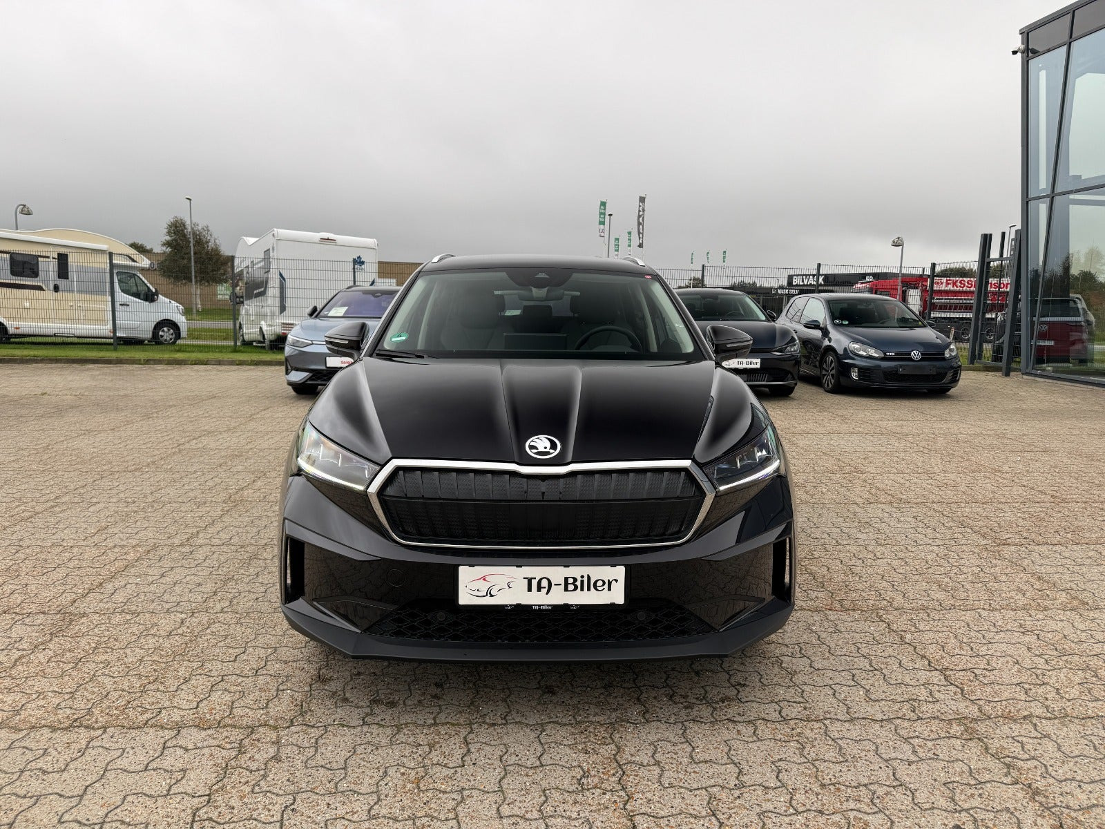 Sort Skoda Enyaq fra 2025