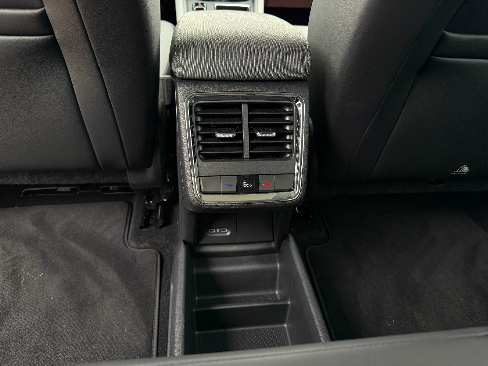 Sort Skoda Enyaq fra 2025