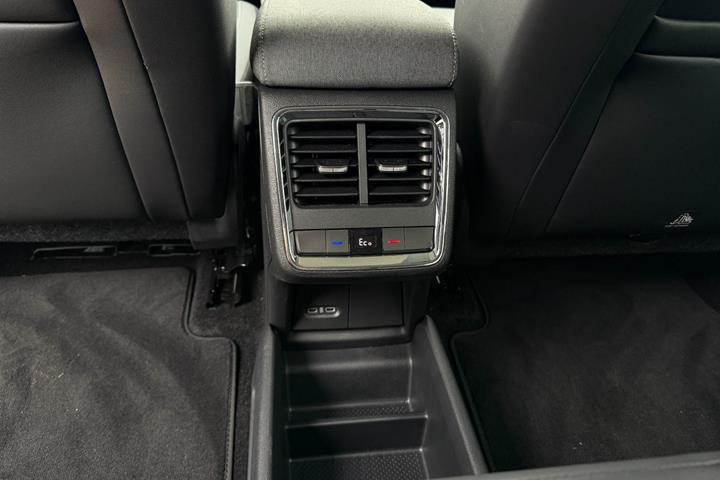 Sort Skoda Enyaq fra 2025