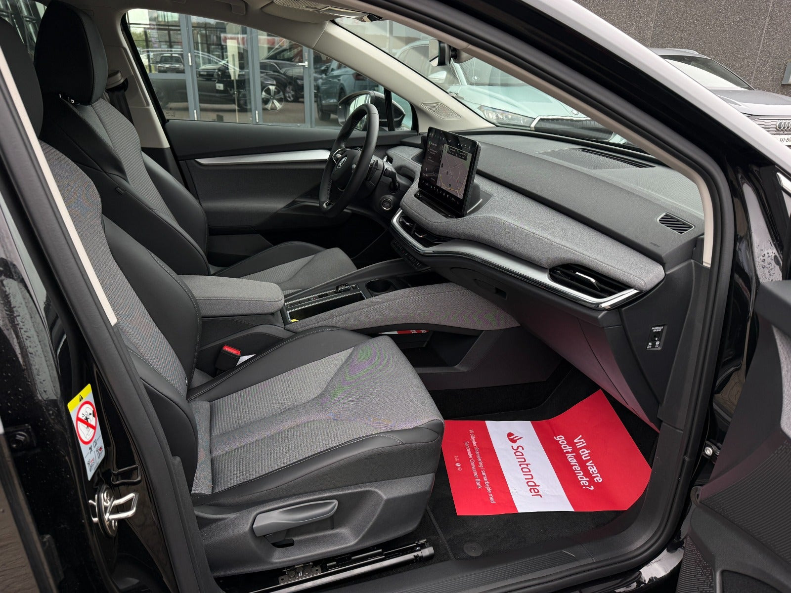 Sort Skoda Enyaq fra 2025