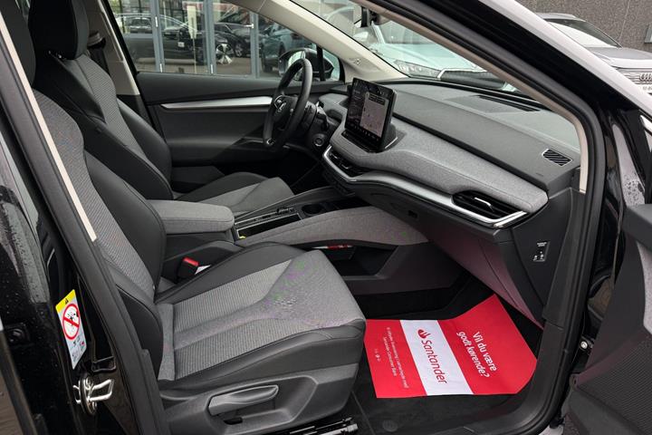 Sort Skoda Enyaq fra 2025