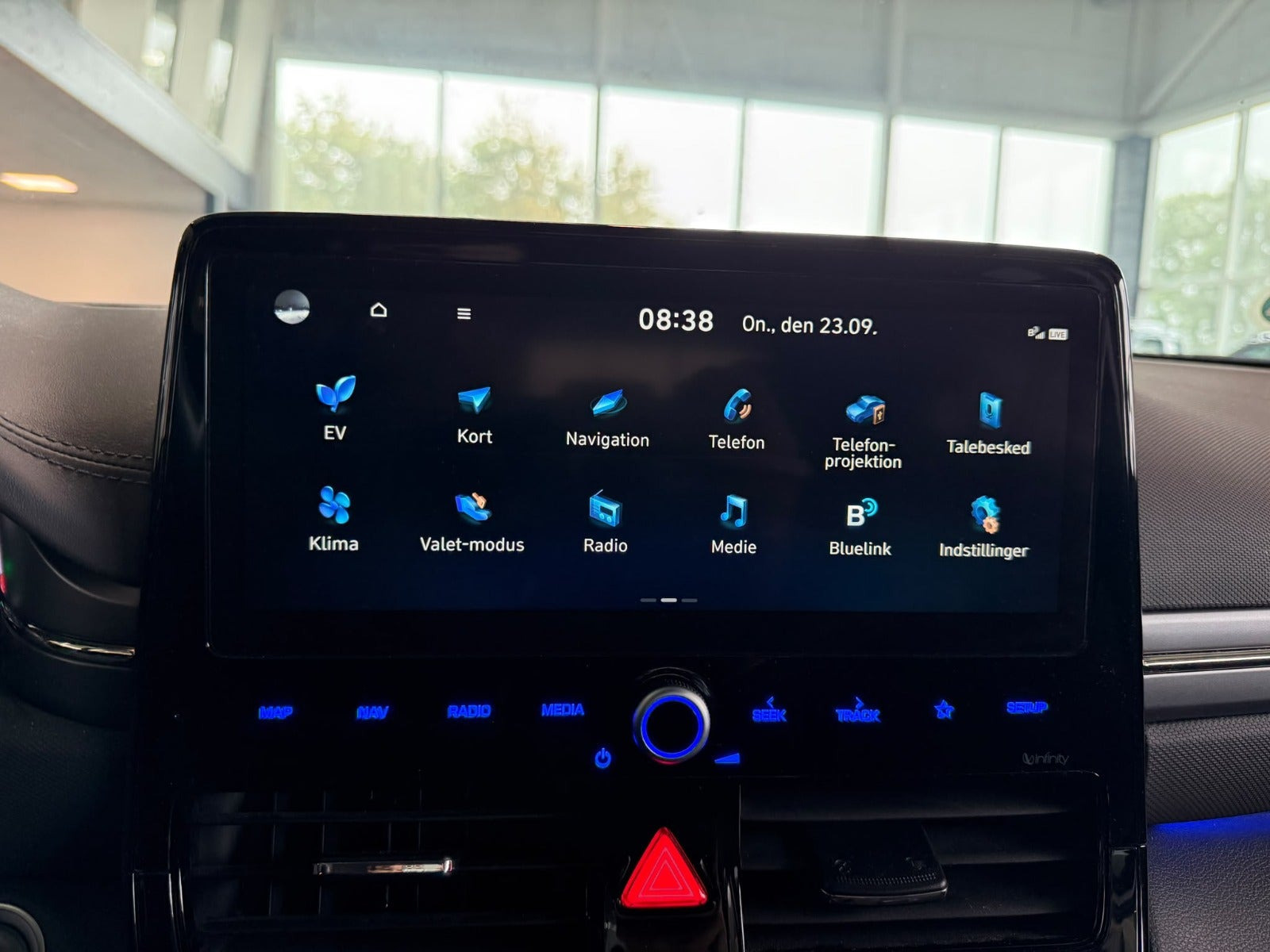 Grå Hyundai Ioniq fra 2022