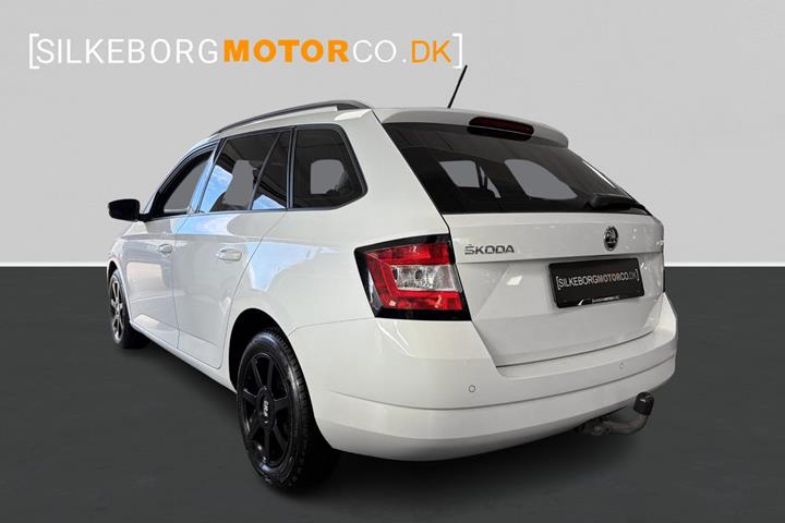 Hvid Skoda Fabia fra 2017