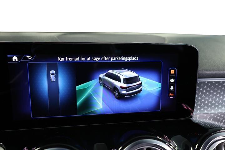 Grå Mercedes EQB250+ fra 2024