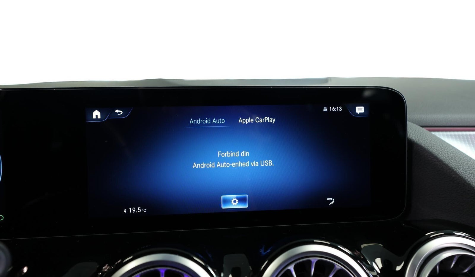Grå Mercedes EQA250+ fra 2023