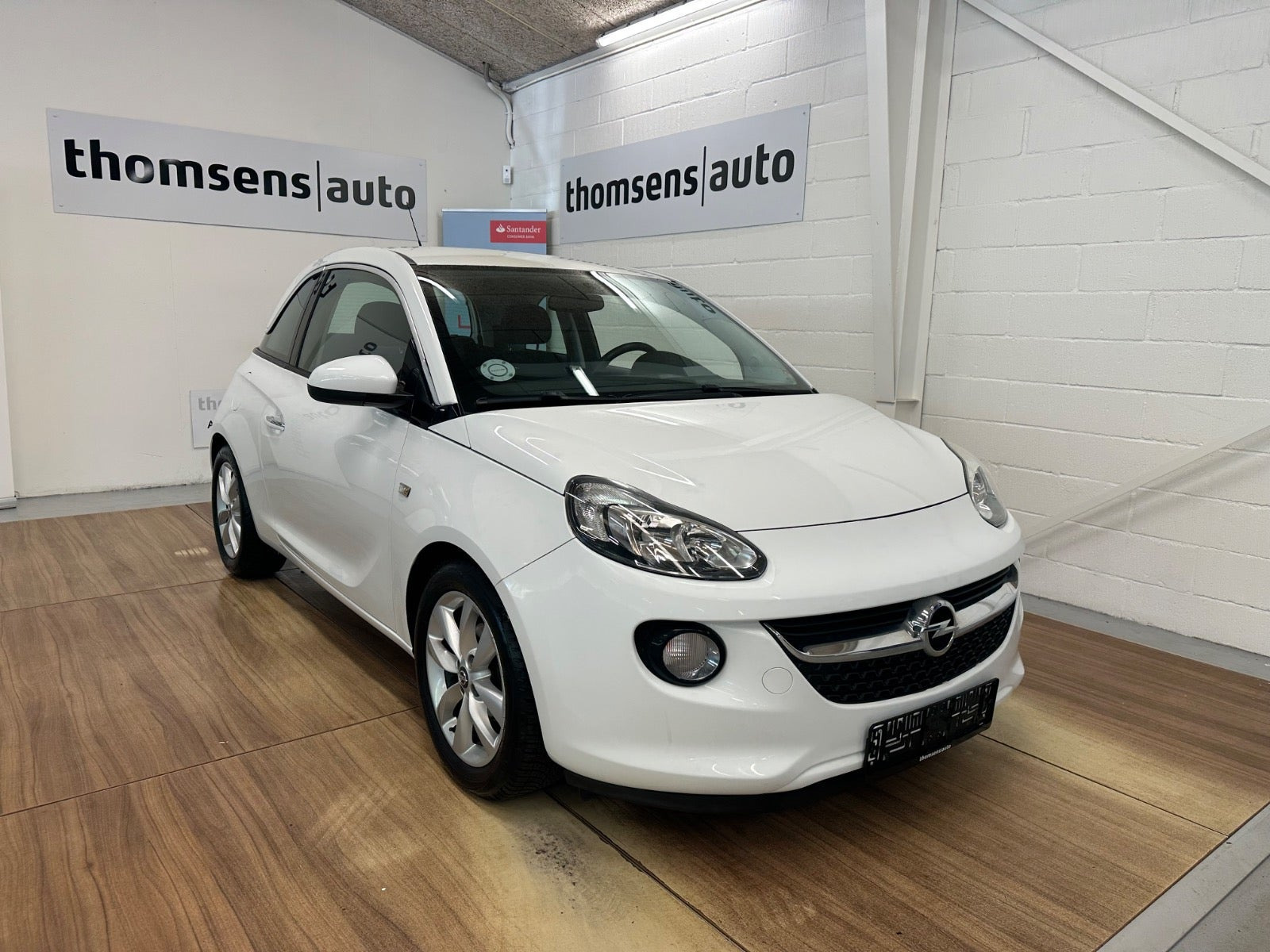 Hvid Opel Adam fra 2013