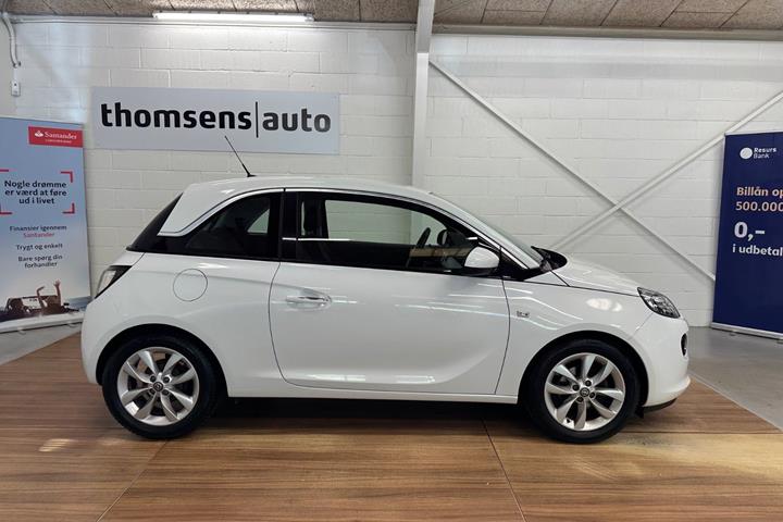 Hvid Opel Adam fra 2013