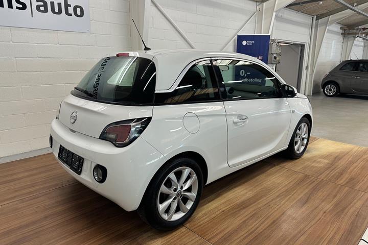 Hvid Opel Adam fra 2013