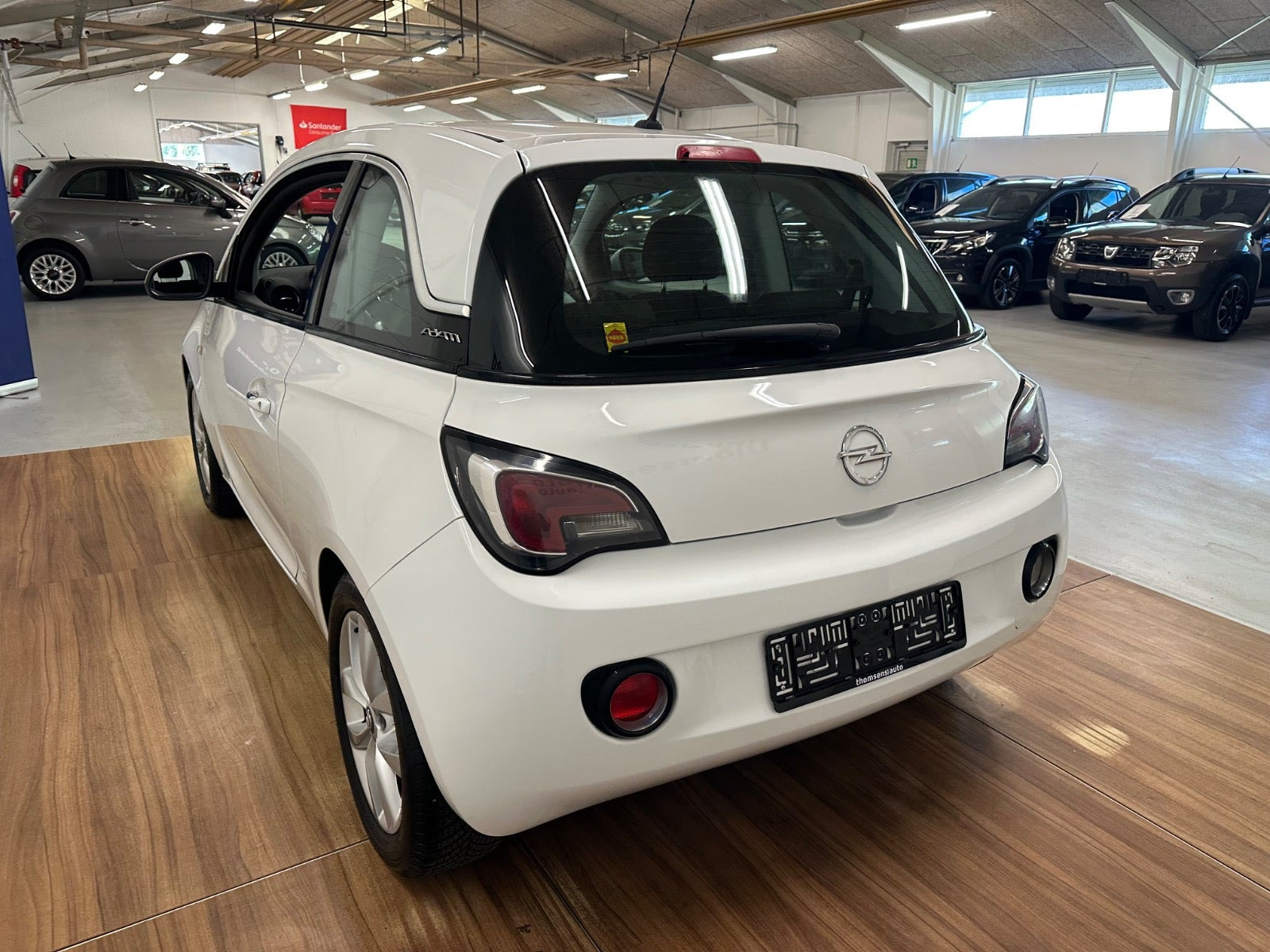 Hvid Opel Adam fra 2013