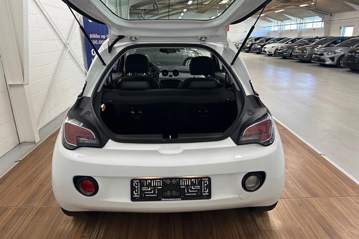 Hvid Opel Adam fra 2013