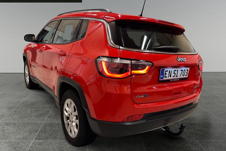 Rød Jeep Compass fra 2020