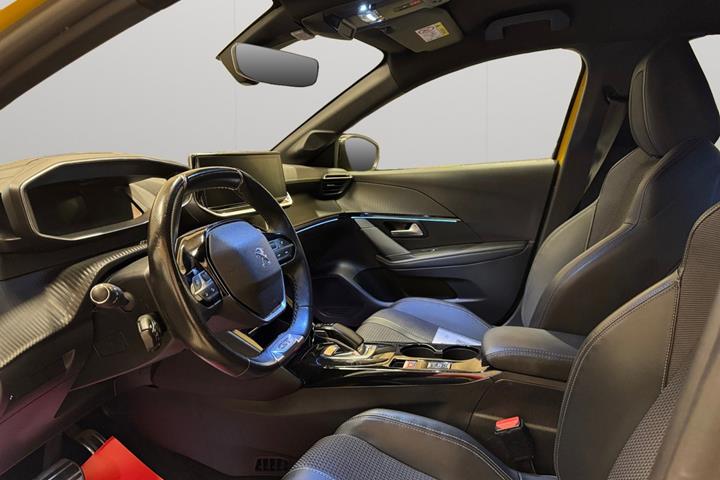 Gul Peugeot e-208 fra 2022