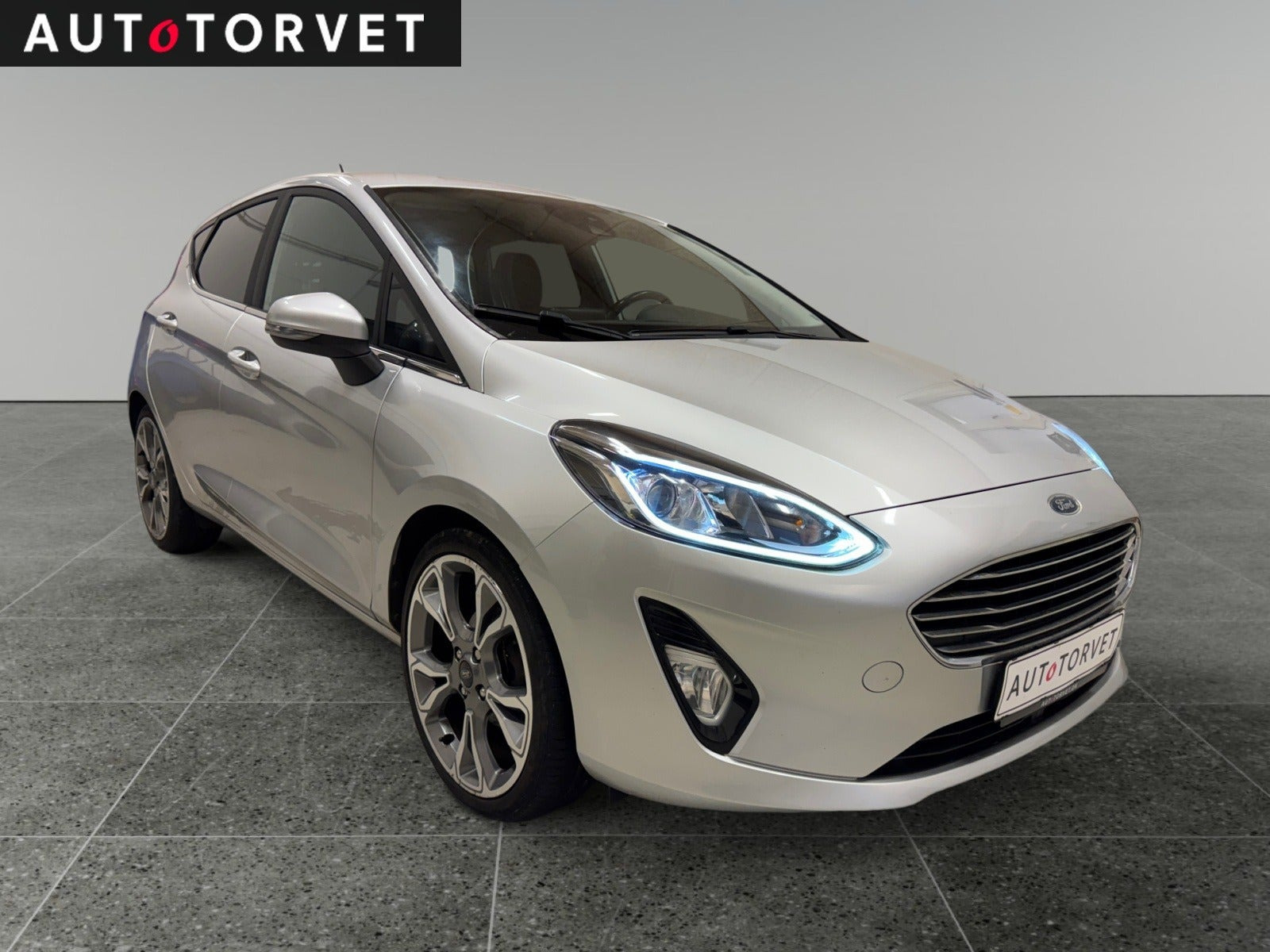 Sølv Ford Fiesta fra 2017