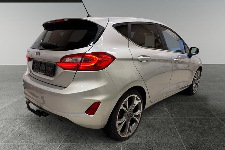 Sølv Ford Fiesta fra 2017