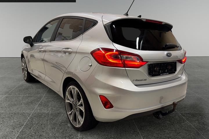 Sølv Ford Fiesta fra 2017