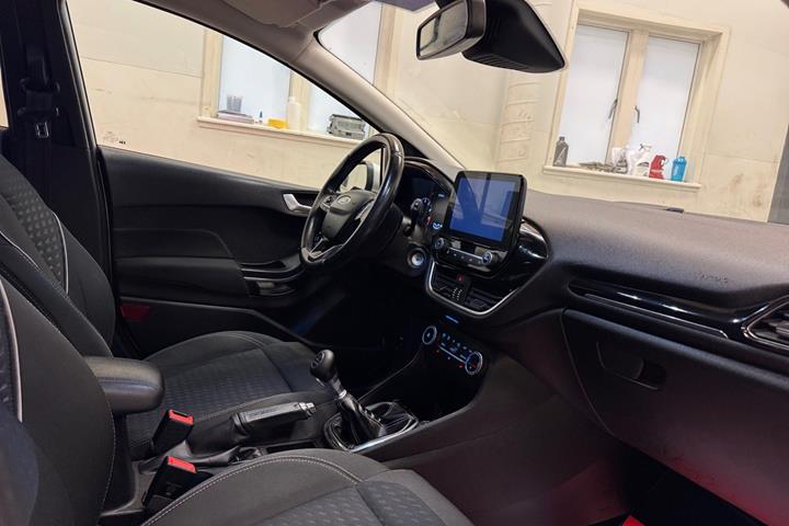 Sølv Ford Fiesta fra 2017