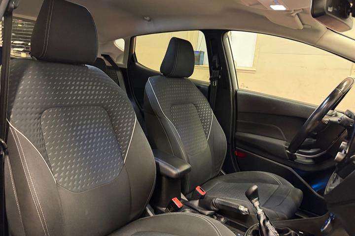 Sølv Ford Fiesta fra 2017