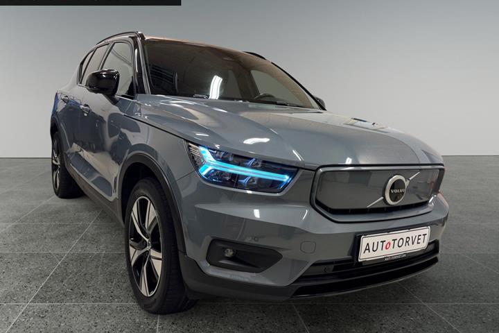 Blå Volvo XC40 fra 2021