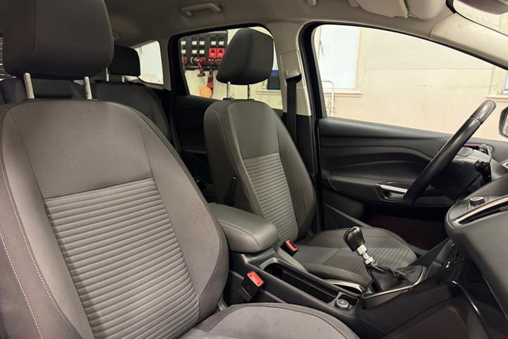 Hvid Ford C-MAX fra 2018