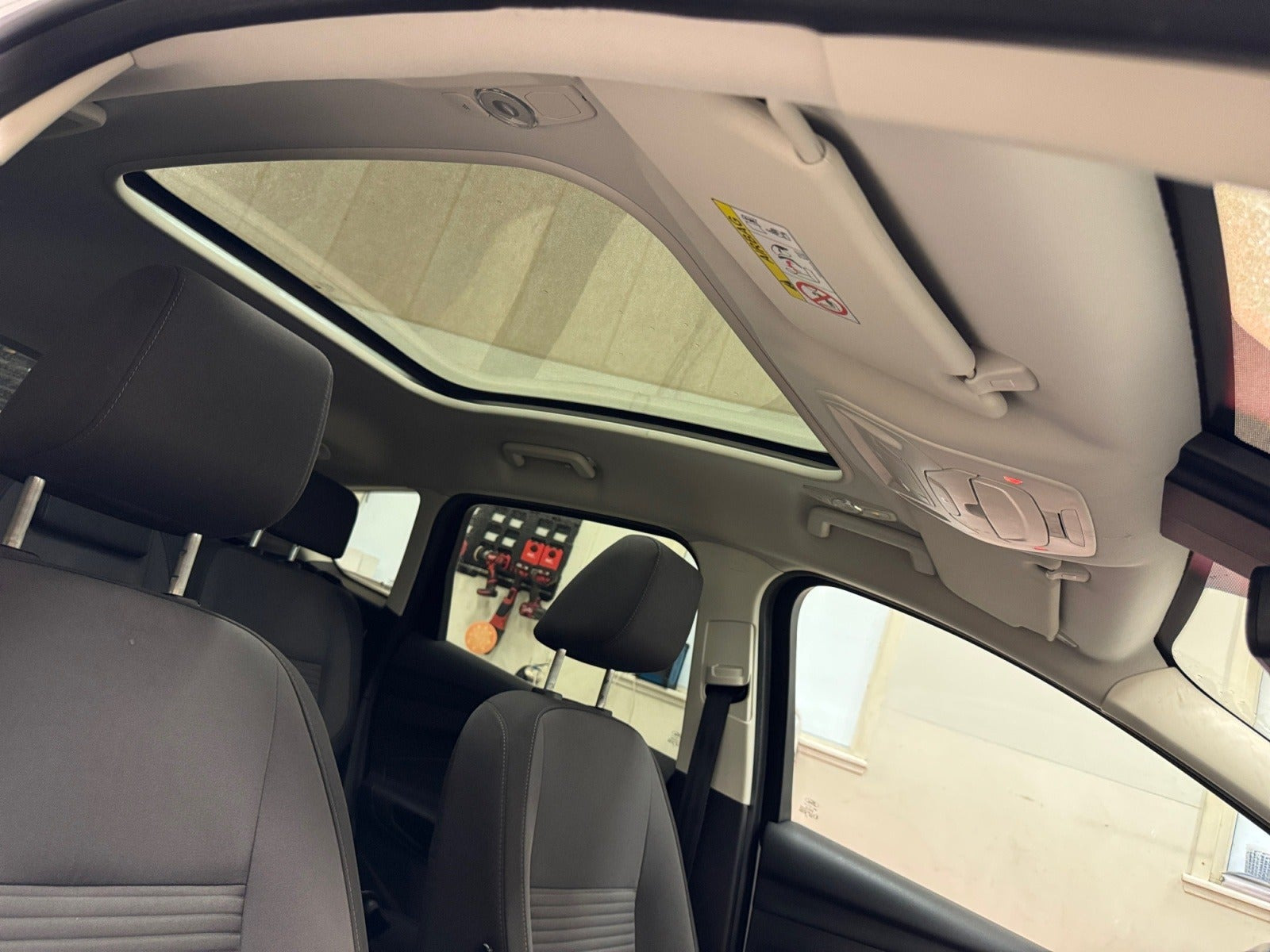 Hvid Ford C-MAX fra 2018
