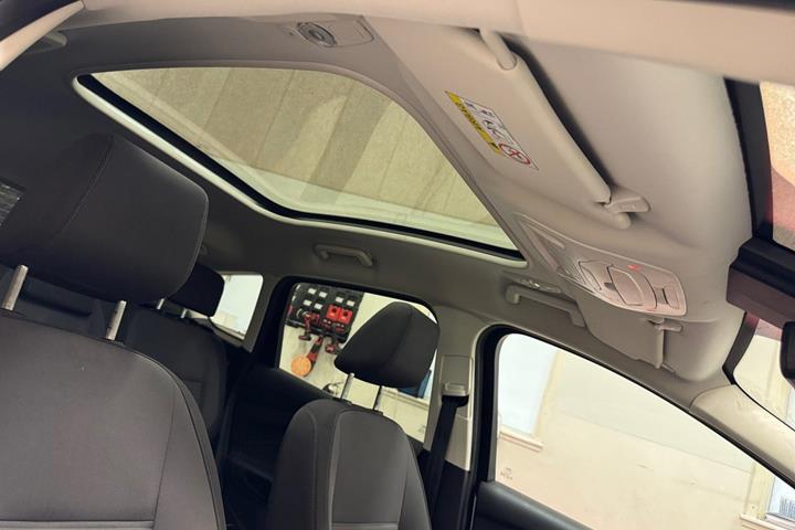 Hvid Ford C-MAX fra 2018