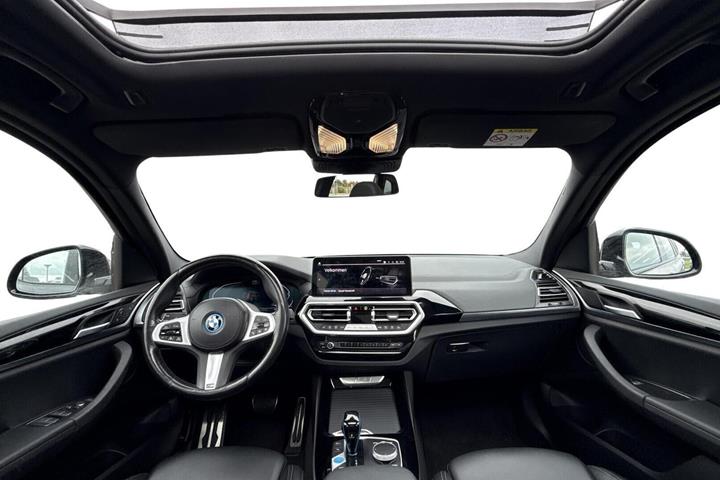 Sort BMW iX3 fra 2023