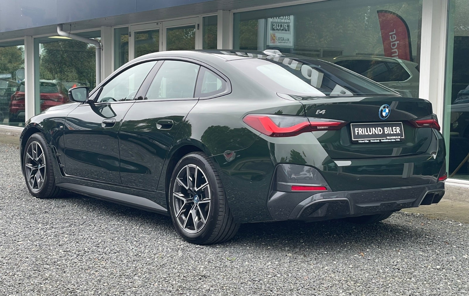 Grøn BMW i4 fra 2023