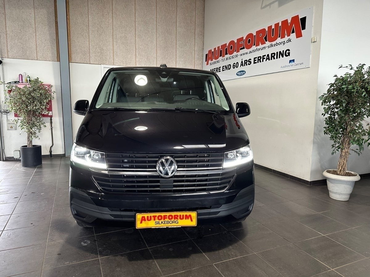 Sort VW Transporter fra 2021