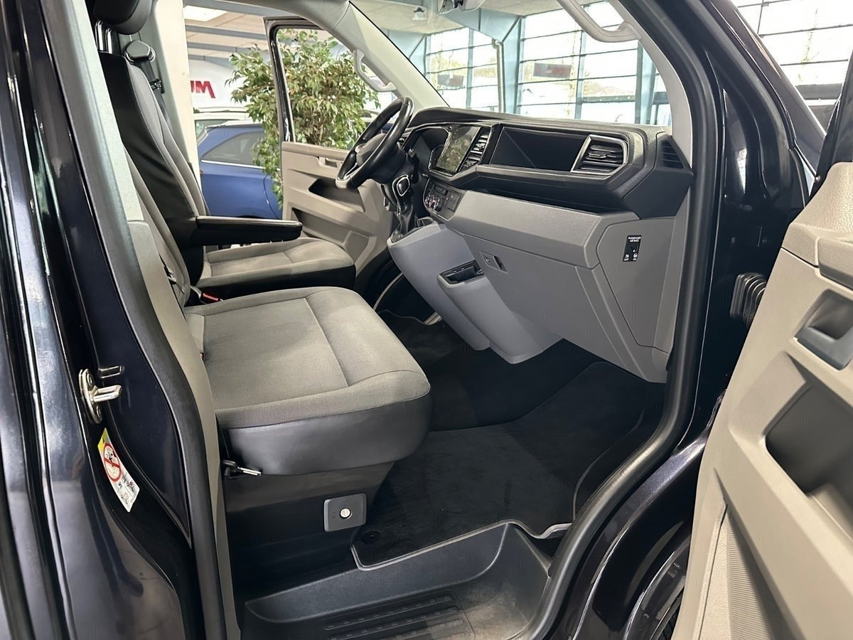 Sort VW Transporter fra 2021