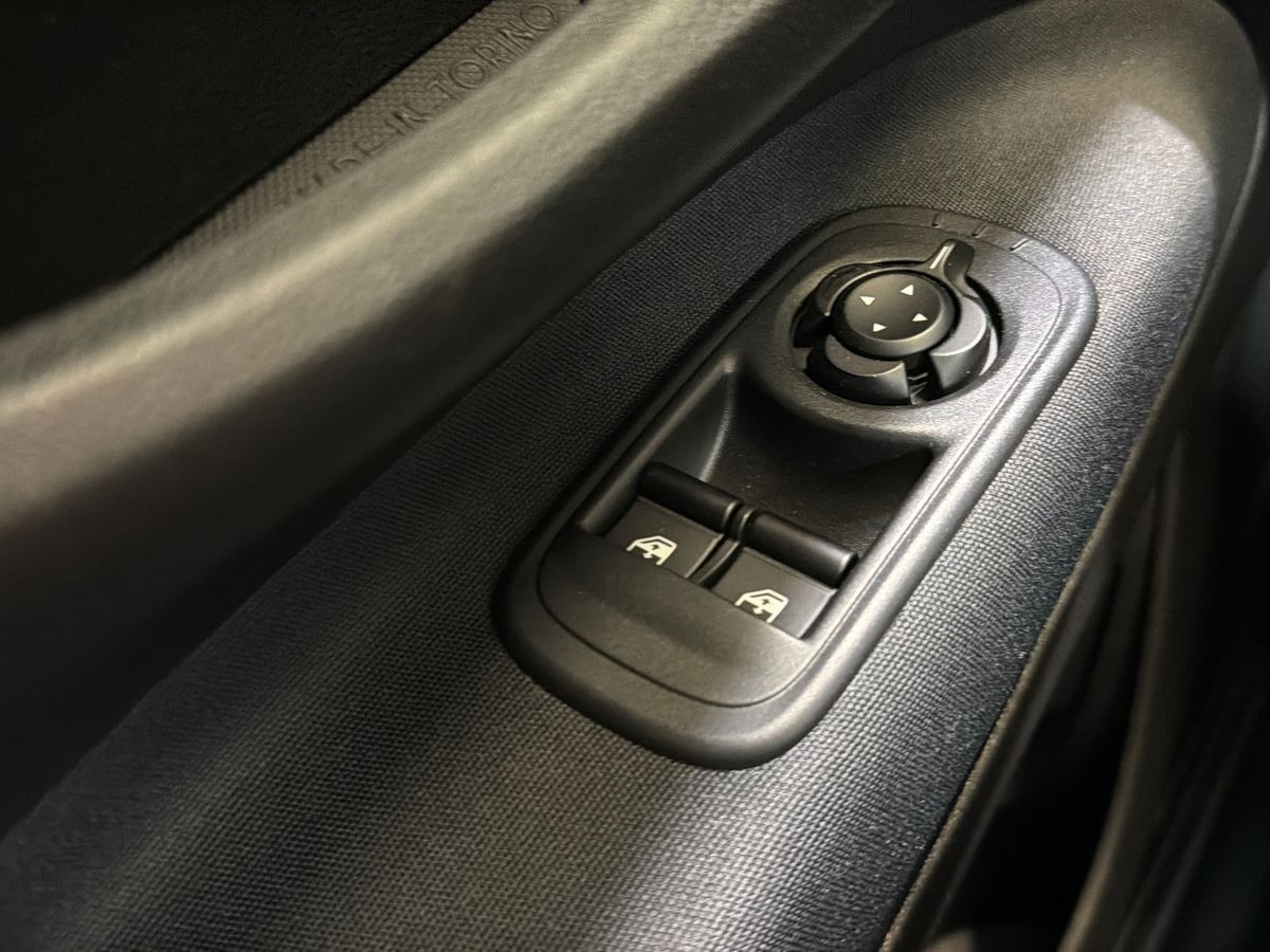 Hvid Fiat 500e fra 2023