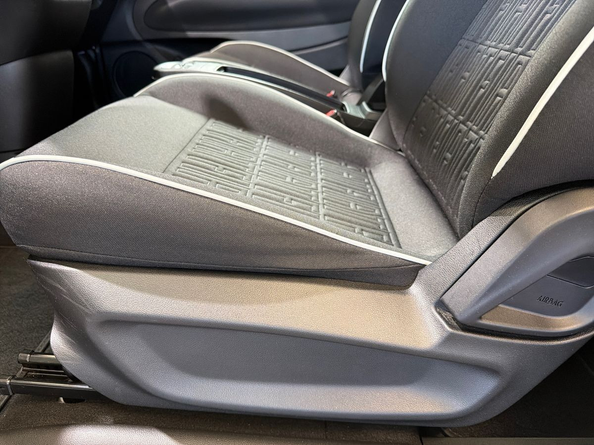 Hvid Fiat 500e fra 2023