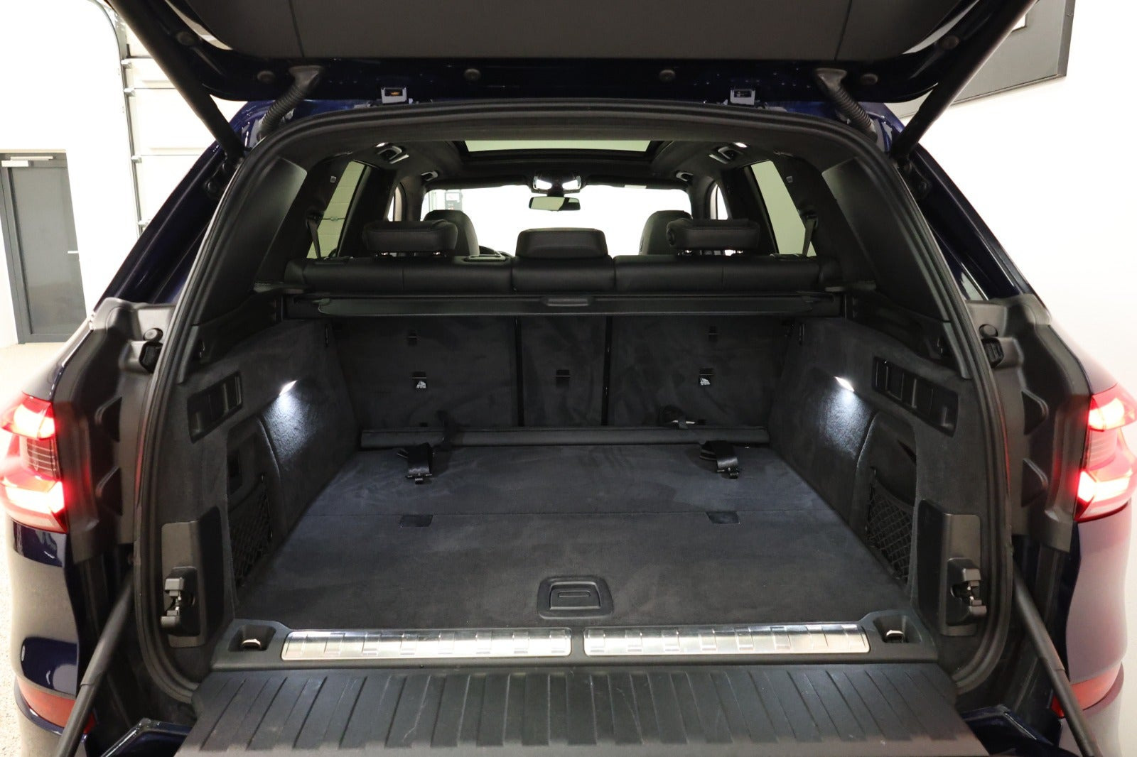 Blå BMW X5 fra 2021